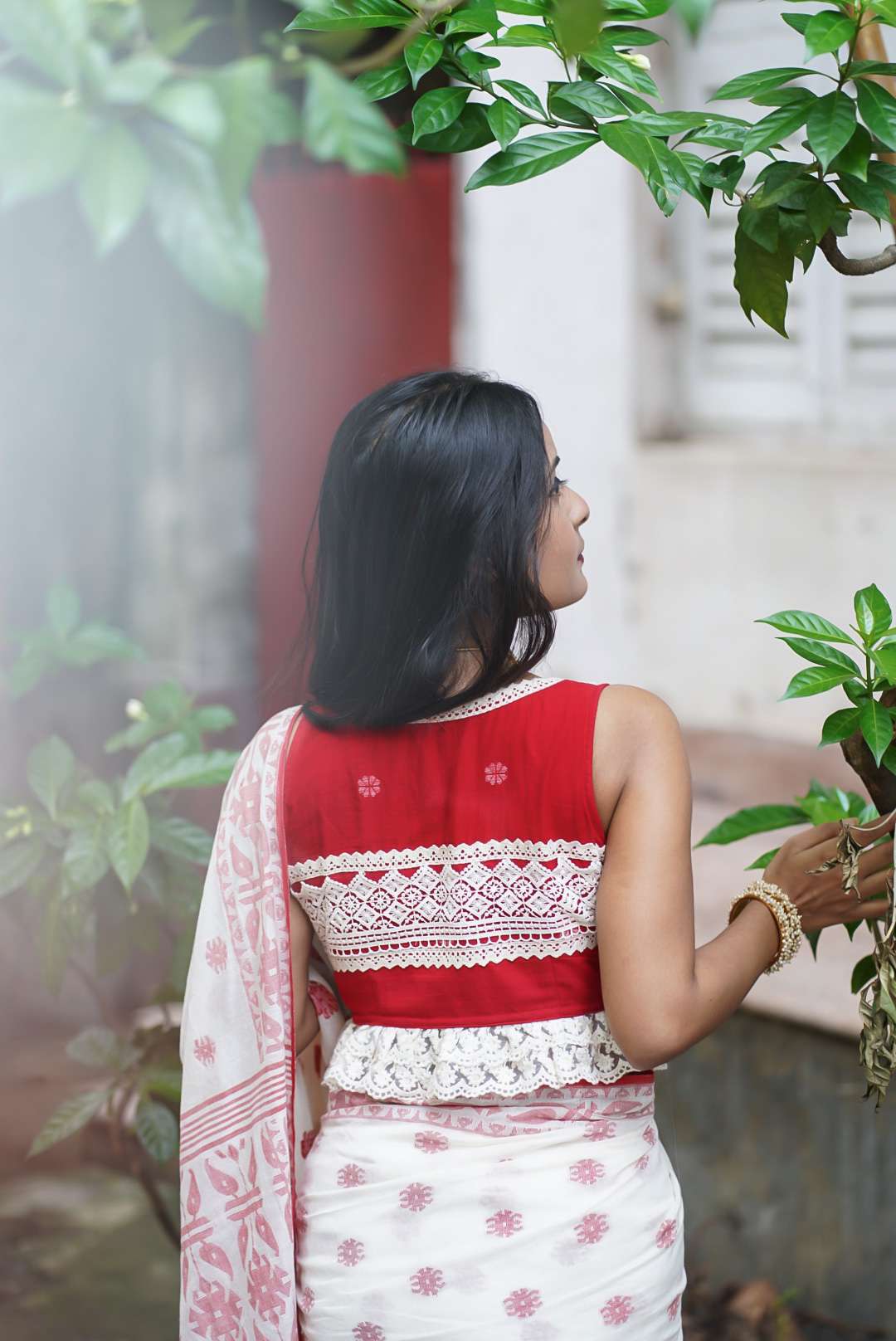 PARO (Red Sleevess Blouse)