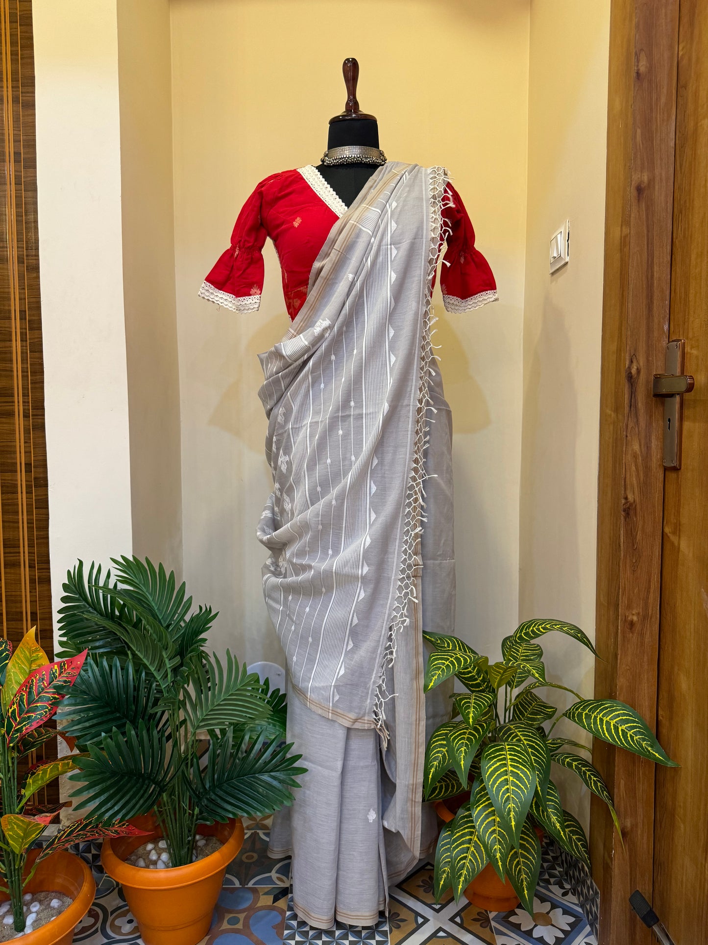 Chand Handwoven Jamdani Saree