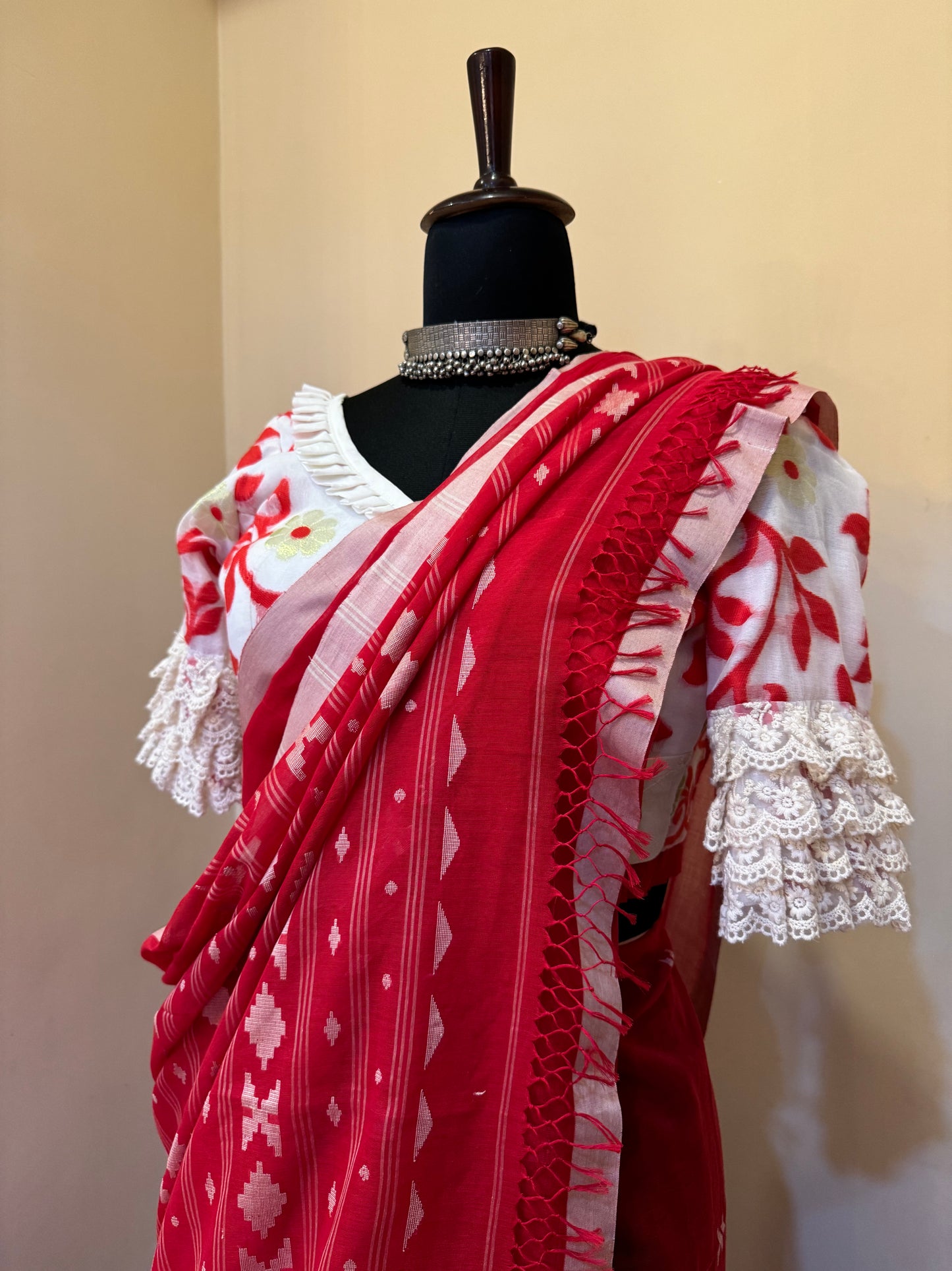 Bindu Handwoven Jamdani Saree