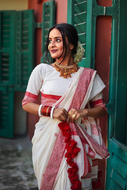 White Pese Lily Handwoven Cotton Saree