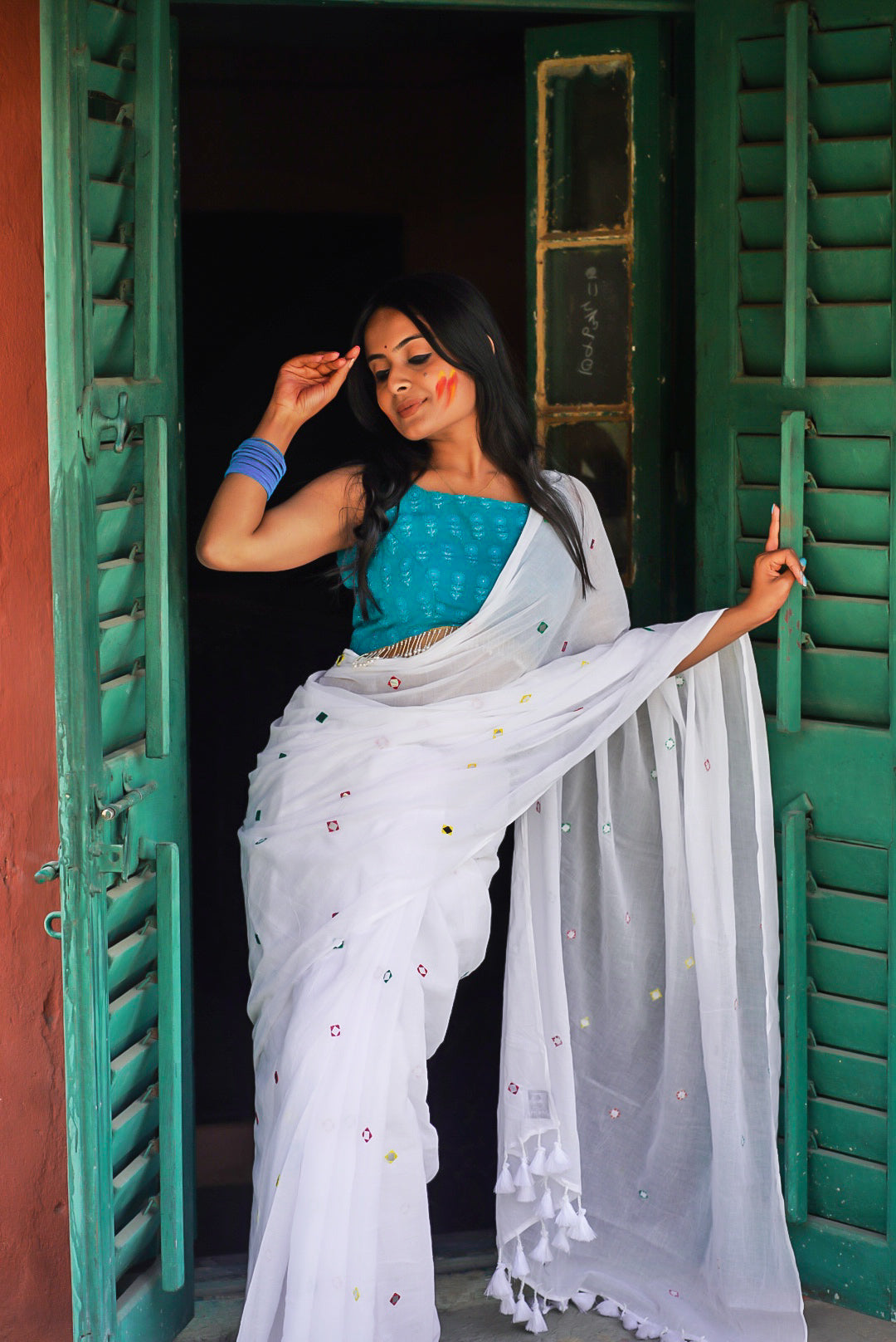 White Bee Handwoven Cotton Saree