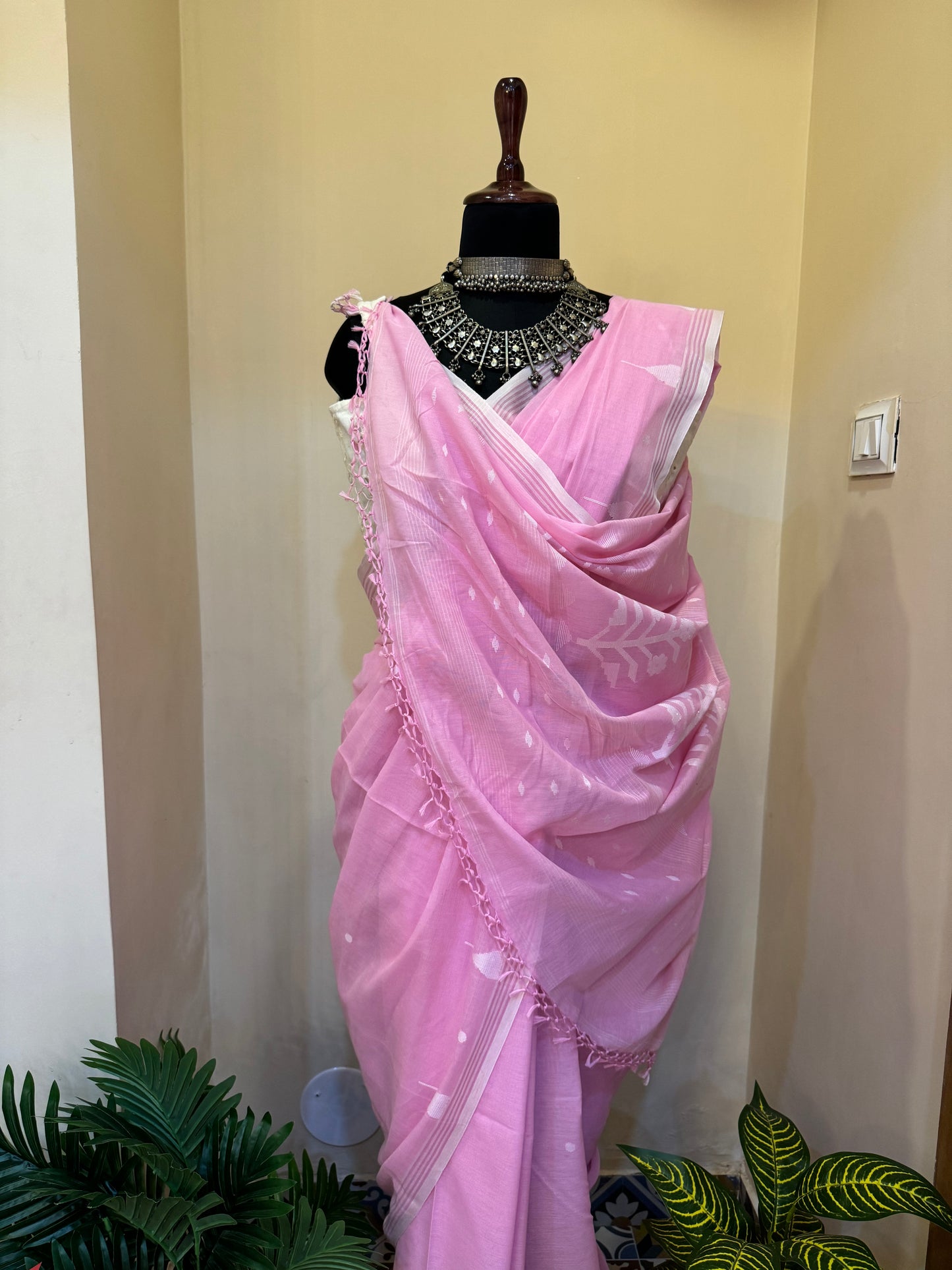 Pink Orchid Handwoven Jamdani Saree