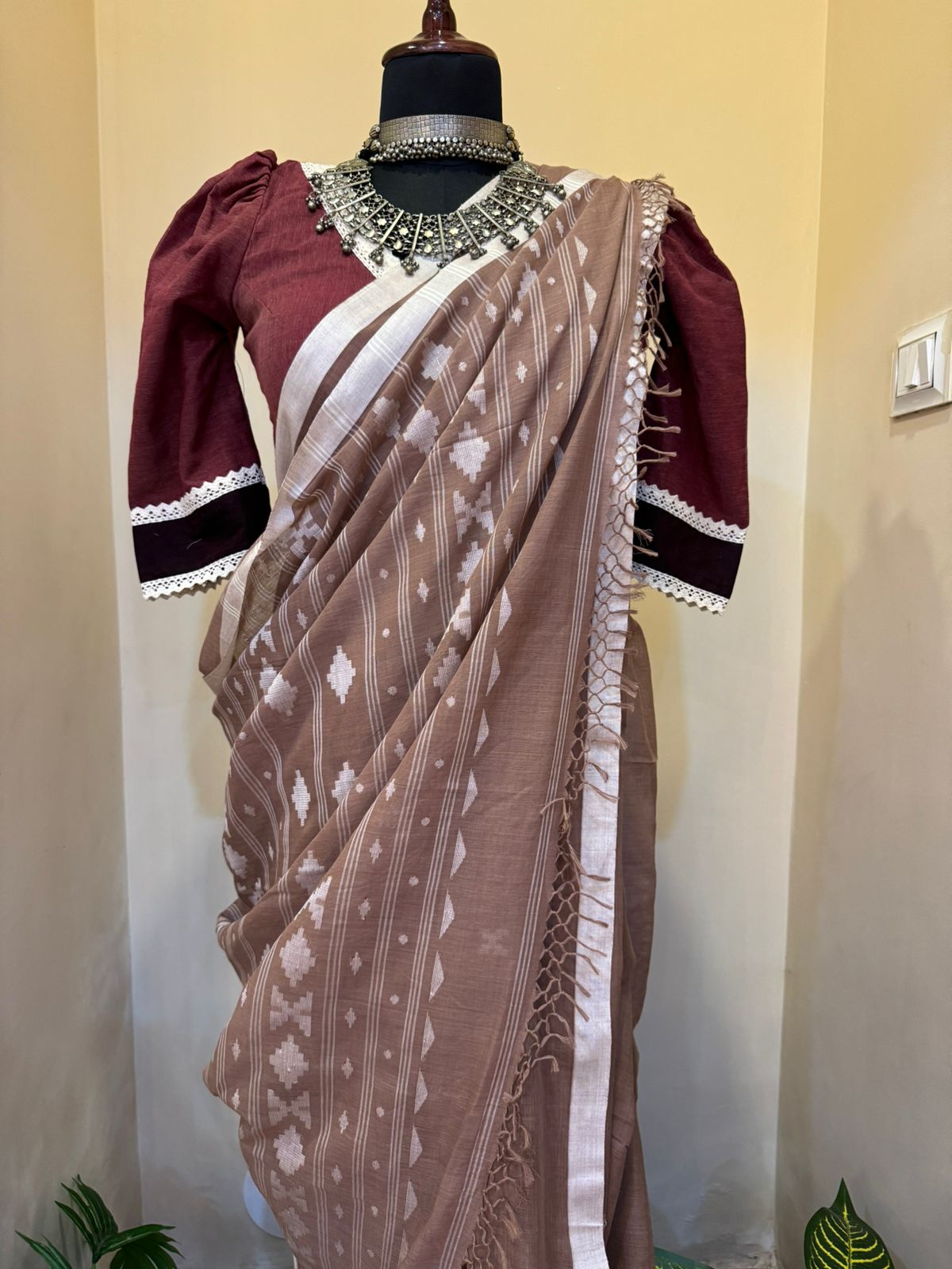 Dust The Love Handwoven Jamdani Saree