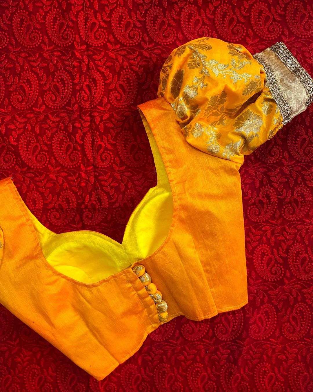 Yellow Rasm Puff Sleeves Blouse